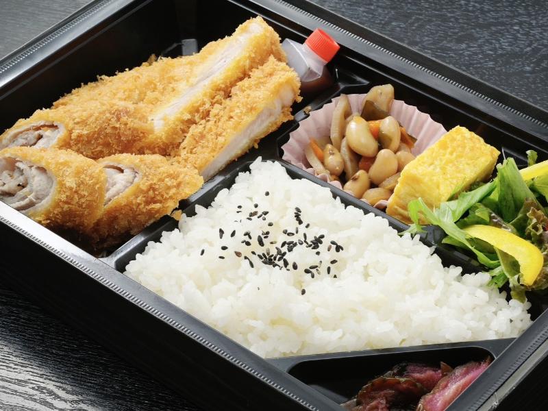 【特選】ロースかつと梅しそロール御膳