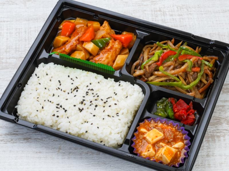 【厳選】Wメイン中華弁当（白身魚の甘酢炒め＆チンジャオロース）