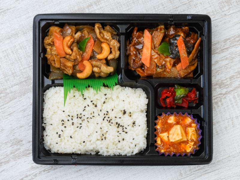 【厳選】Wメイン中華弁当（鶏肉とカシュ―ナッツ炒め＆ホイコーロー）