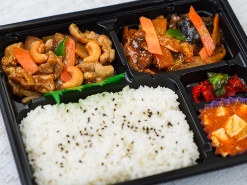 【厳選】Wメイン中華弁当（鶏肉とカシュ―ナッツ炒め＆ホイコーロー）