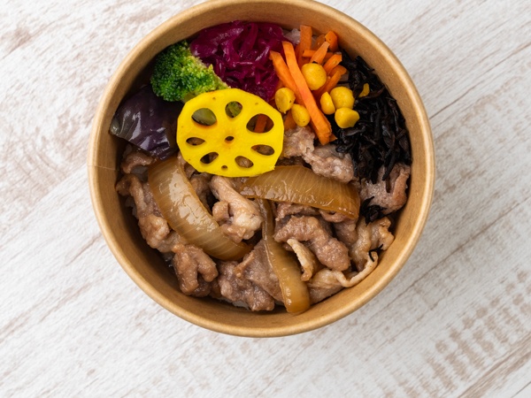 彩り野菜と佐助豚ポークジンジャーの弁当