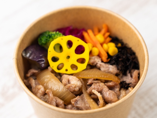 彩り野菜と佐助豚ポークジンジャーの弁当