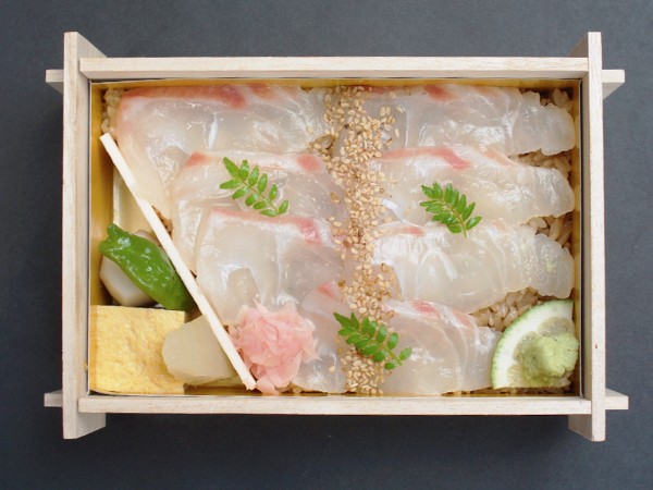 鯛黒酢ちらし重