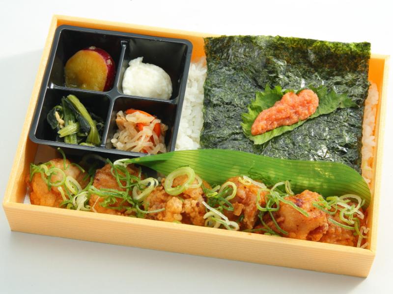 油淋鶏（ユーリンチー）の明太海苔弁当