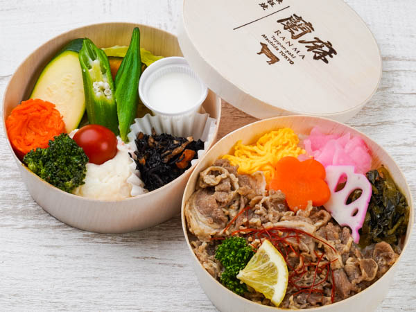 【彩り温野菜のわっぱ二段弁当】 味わい厳選牛の炙り焼わっぱ弁当