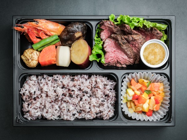 牛サガリ肉ステーキおろしポン酢添え