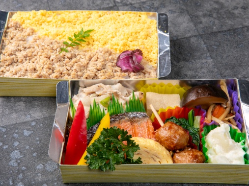 葱塩豚カルビ×鮭の塩焼き弁当