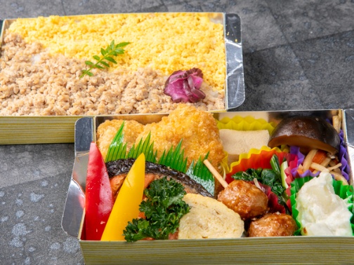 豚のヒレカツ×鮭の塩焼き弁当