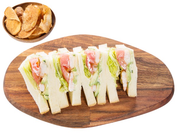 シュリンプとアボカドのサンドイッチ（ポテトチップス付）