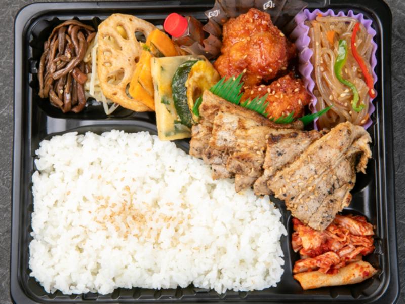 新羅（しらぎ）「炭火焼サムギョプサル」