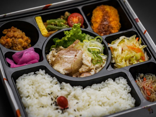 特製豚ネギ塩焼き幕の内弁当