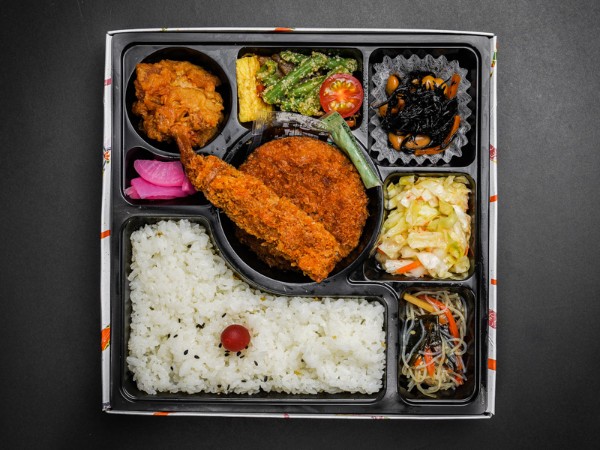 満腹メンチカツ・エビフライ幕の内弁当