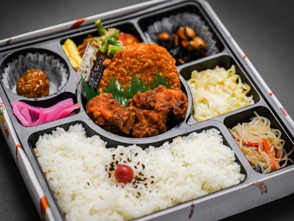 満腹唐揚・コロッケ幕の内弁当