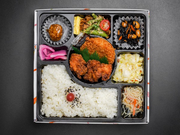 満腹唐揚・コロッケ幕の内弁当