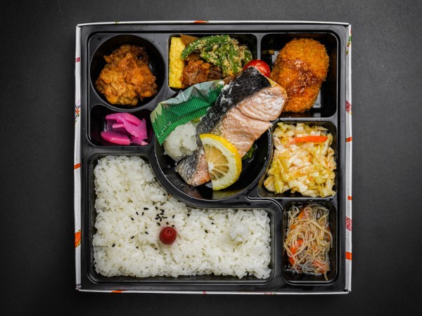 サケ塩焼き幕の内弁当