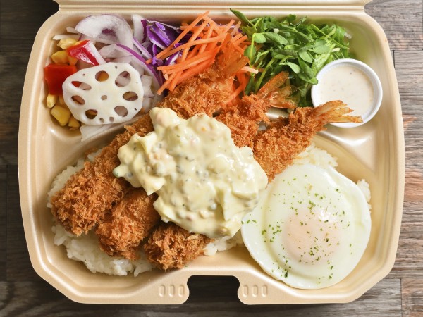 8種野菜の得々エビフライ弁当
