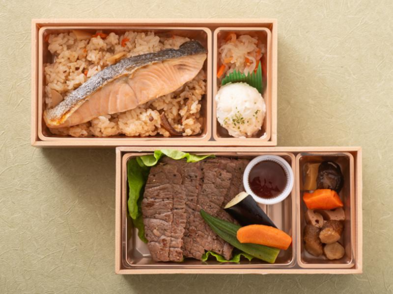 大きな鮭がのったかしわめし＆サーロインステーキの二段御膳