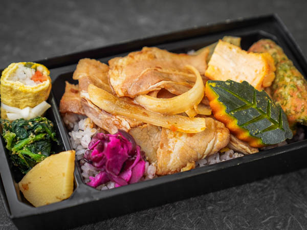 十五穀米 三元豚の生姜焼き