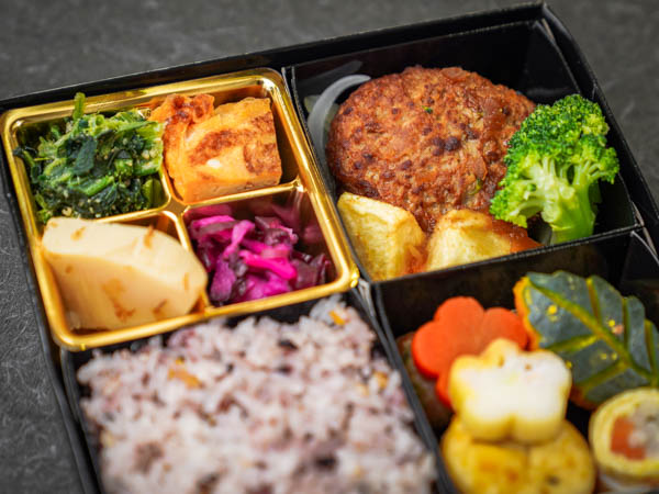 4升7種 手ごねハンバーグ 和風ソース