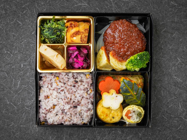 4升7種 手ごねハンバーグ トマトソース