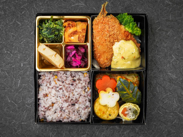 4升7種 鰺フライ 特製タルタル添え