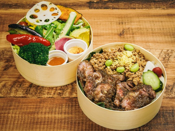 黒毛和牛ザブトン二段弁当