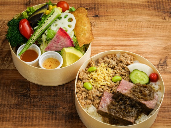 ミートローフ二段弁当