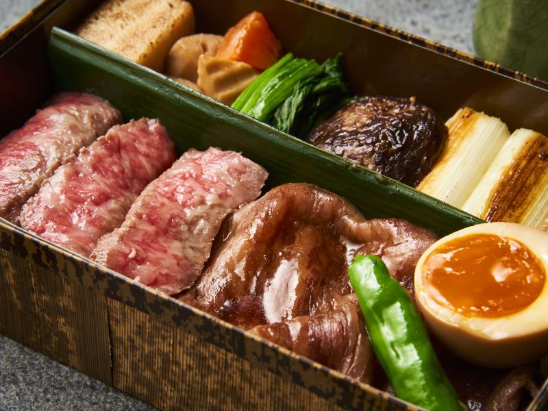 最高級A5サーロインすき焼きとステーキの食べ比べ