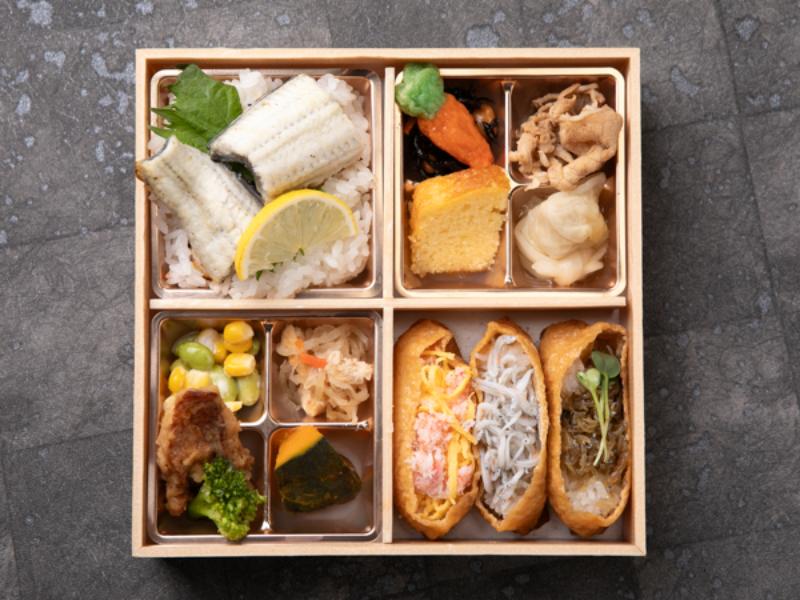 4升御膳〜鰻の白焼きと彩り稲荷(かにちらし・しらす・ちりめんじゃこ)〜