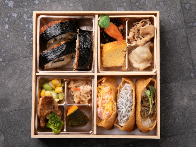 4升御膳〜鰻の太巻きと彩り稲荷(かにちらし・しらす・ちりめんじゃこ)〜