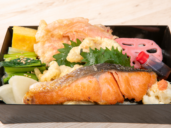 藻塩仕込みの鶏天と銀鮭塩焼きの海苔弁当