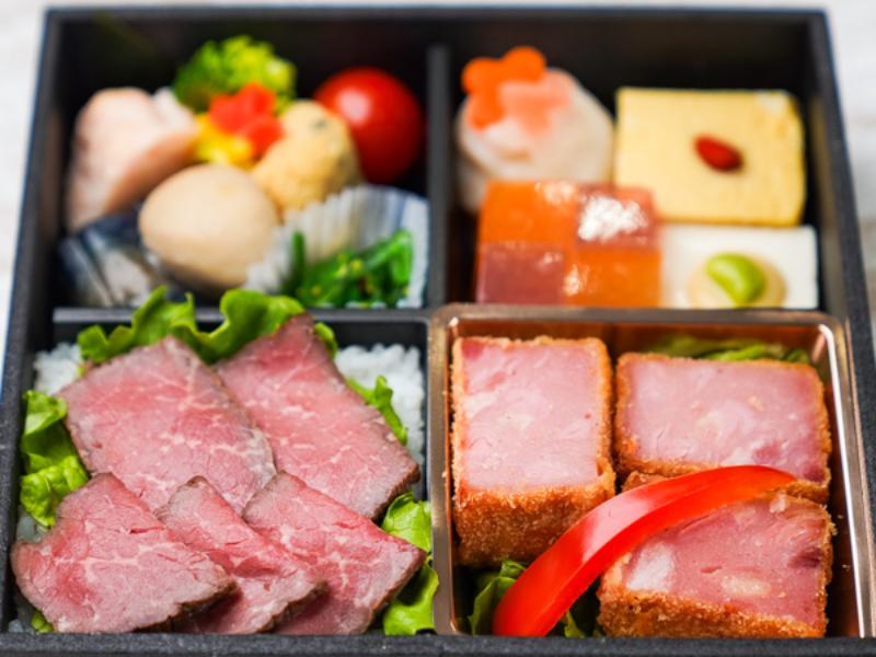 〜厚切りハムカツ〜和惣菜の牛ロースト重弁当