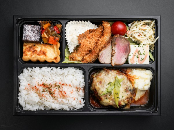 ハンバーグステーキチーズ＆トマトソース