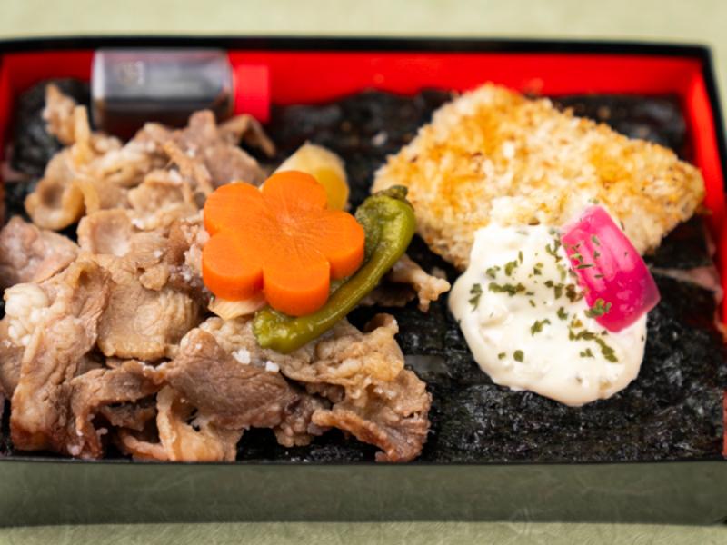 厳選牛すき焼きと白身魚のフライ特製海苔弁当（～1月7日まで納品不可）