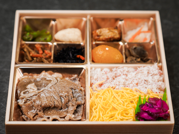 牛すき焼きとかにちらし御膳