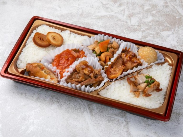 【メイン4種ボリューム満点】エビチリ・中華風生姜焼き・鶏肉とカシューナッツ炒め・回鍋肉