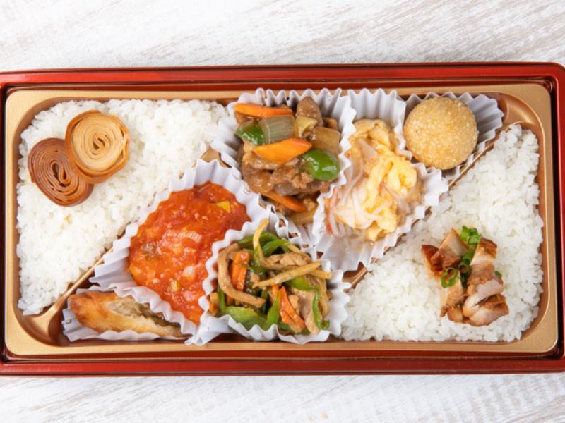 【メイン4種ボリューム満点】エビチリ・青椒肉絲・牛肉のオイスターソース炒め・かに玉