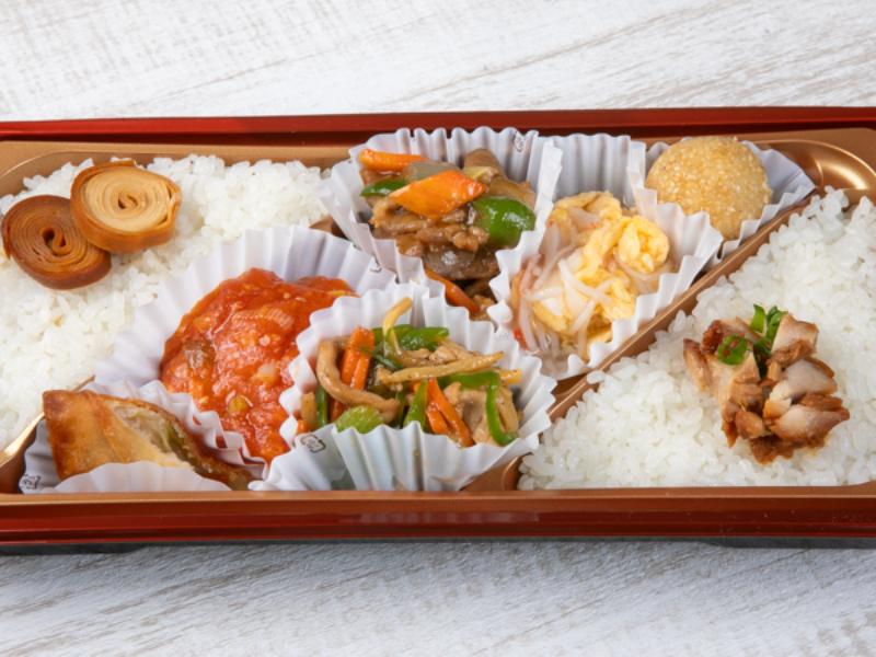 【メイン4種ボリューム満点】エビチリ・青椒肉絲・牛肉のオイスターソース炒め・かに玉