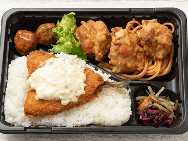 鶏モモのから揚げとアジフライのせご飯弁当