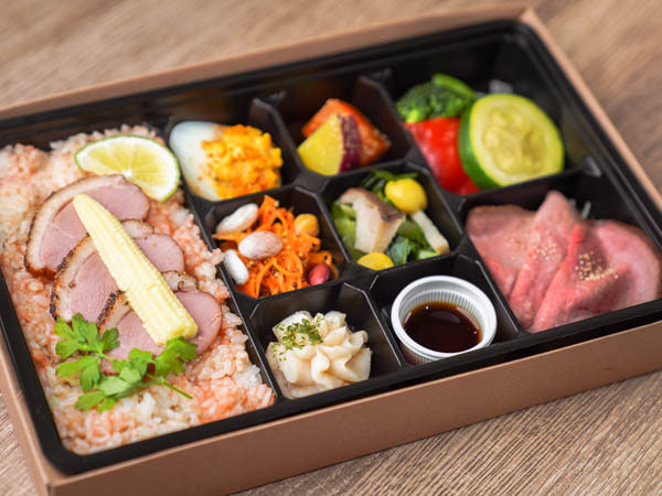 淡路町カフェBOX LUCE（ルーチェ）