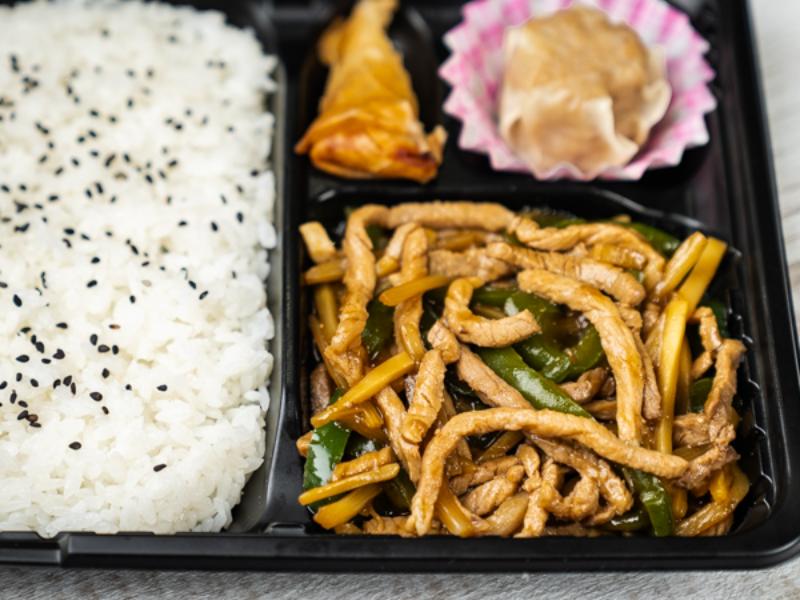 青椒肉絲弁当