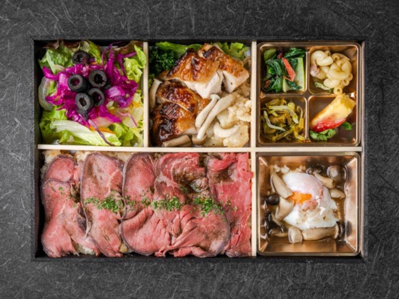 鶏の照り焼きとローストビーフ重