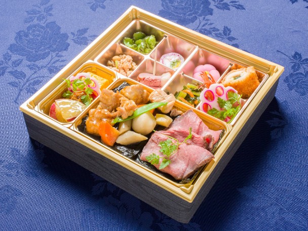 【280mlペット茶付き】特選牛ローストビーフ高級海苔弁当と11種の副菜【幕ノ内弁当】