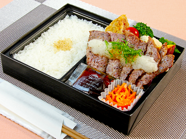 国産霜降焼肉弁当（ハーフ）＆メンチカツ（さっぱりおろしポン酢）