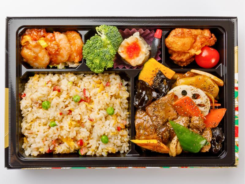 牛肉の黒胡椒炒めとプリプリ海老チリソース弁当
