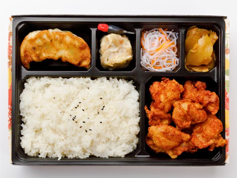 鶏唐揚げと餃子弁当