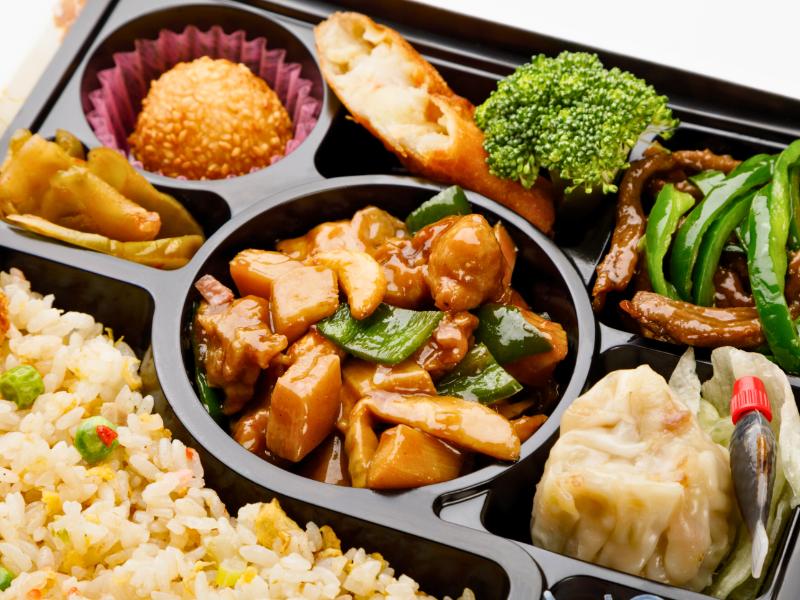 鶏肉カシューナッツと牛肉とピーマン弁当