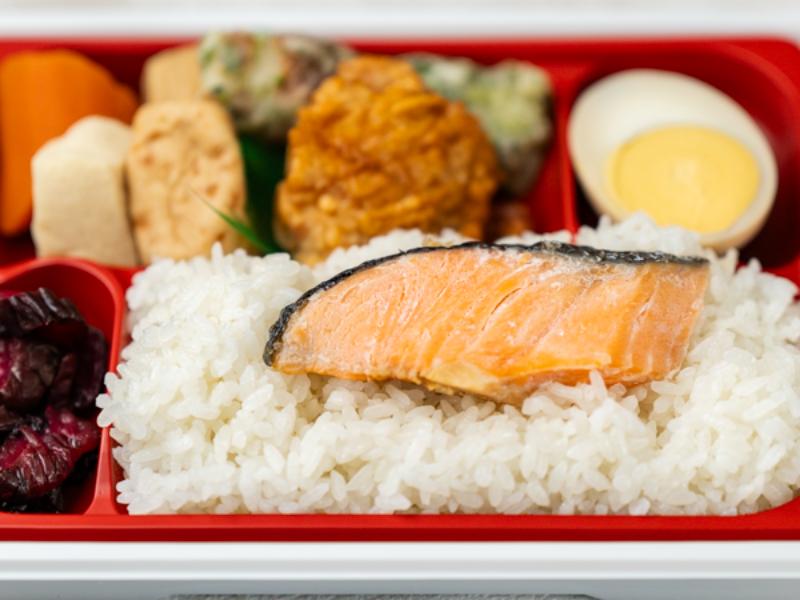 響善弁当 銀鮭の塩焼き