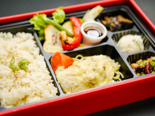 白身魚のプロヴァンス風とオードブル