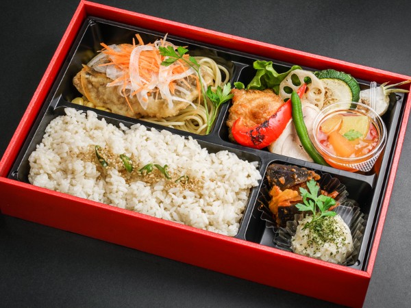 アジの南蛮漬けのフルーツジュレ添え